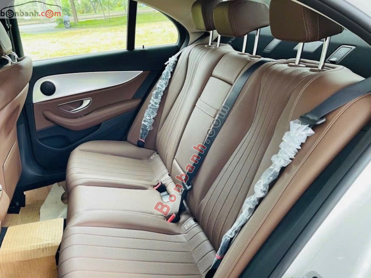 Bán ô tô Mercedes Benz E class E180 - 2023 - xe cũ