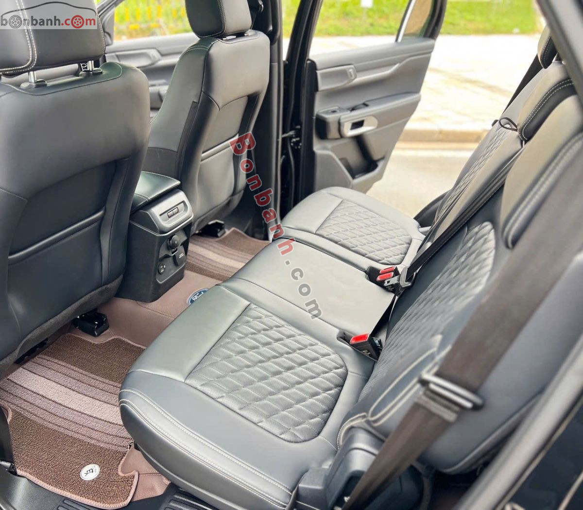 Bán ô tô Ford Everest Platinum 2.0L 4x4 AT - 2025 - xe cũ