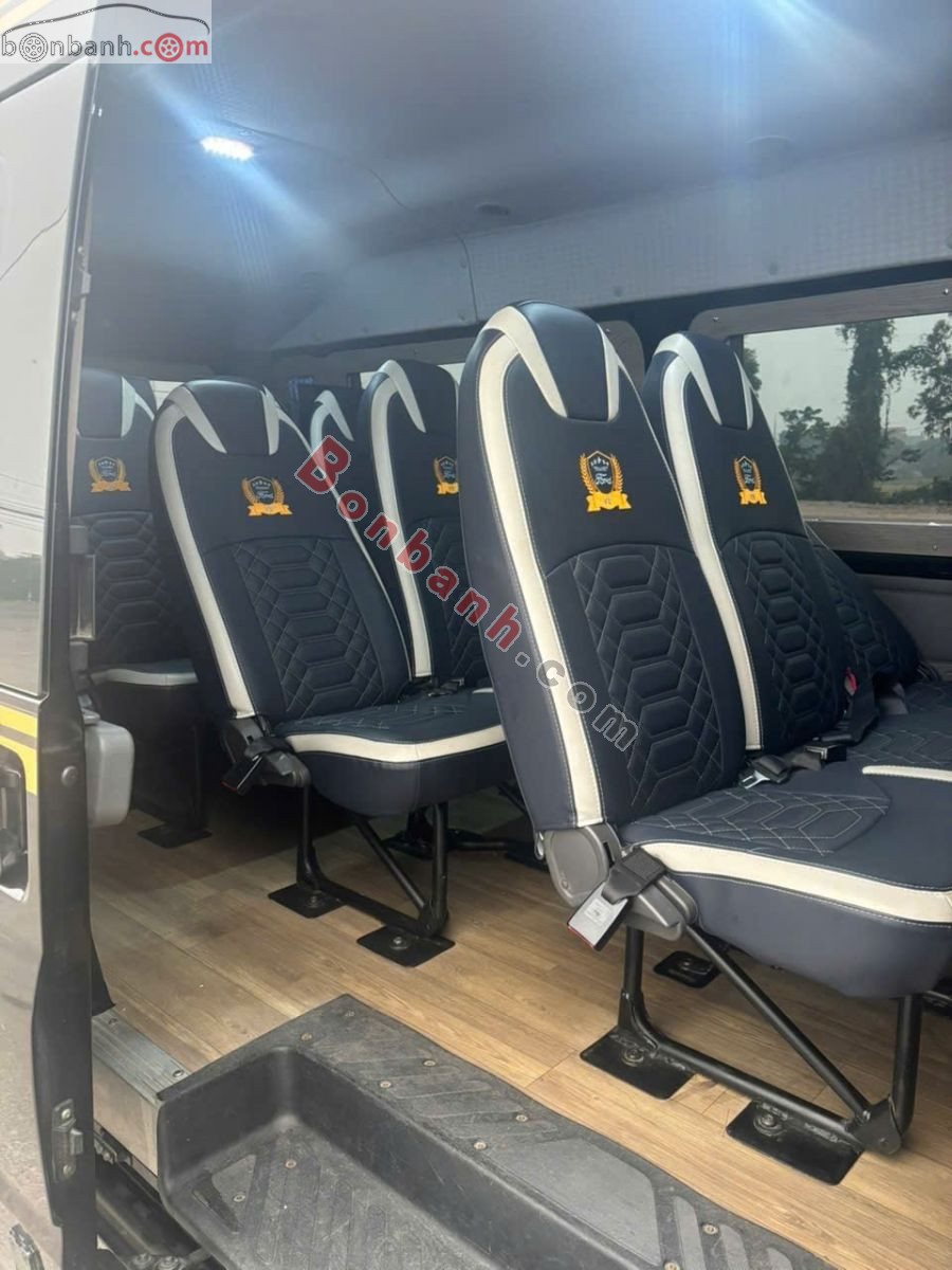 Bán ô tô Ford Transit Tiêu chuẩn - 2023 - xe cũ