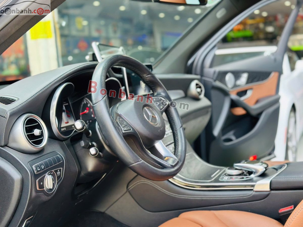 Bán ô tô Mercedes Benz GLC 300 4Matic - 2018 - xe cũ