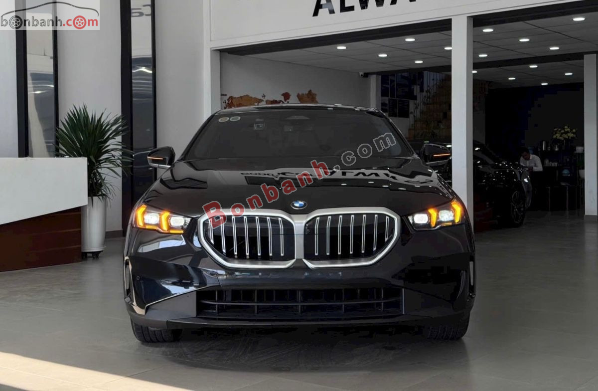 Bán ô tô BMW 5 Series 520i - 2024 - xe cũ