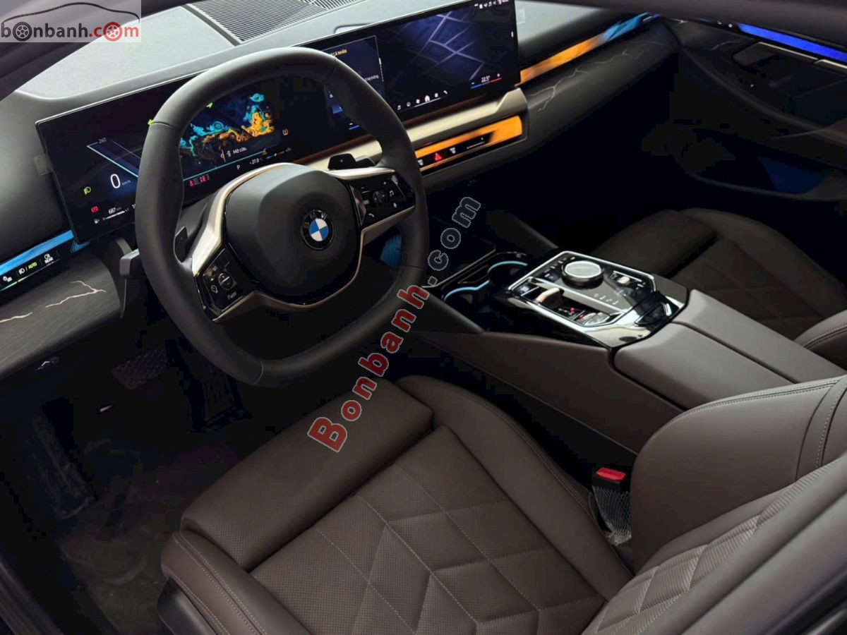 Bán ô tô BMW 5 Series 520i - 2024 - xe cũ