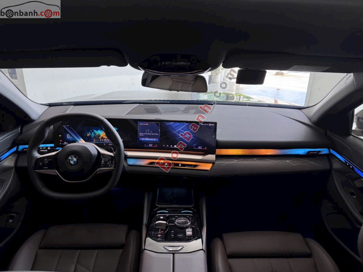Bán ô tô BMW 5 Series 520i - 2024 - xe cũ