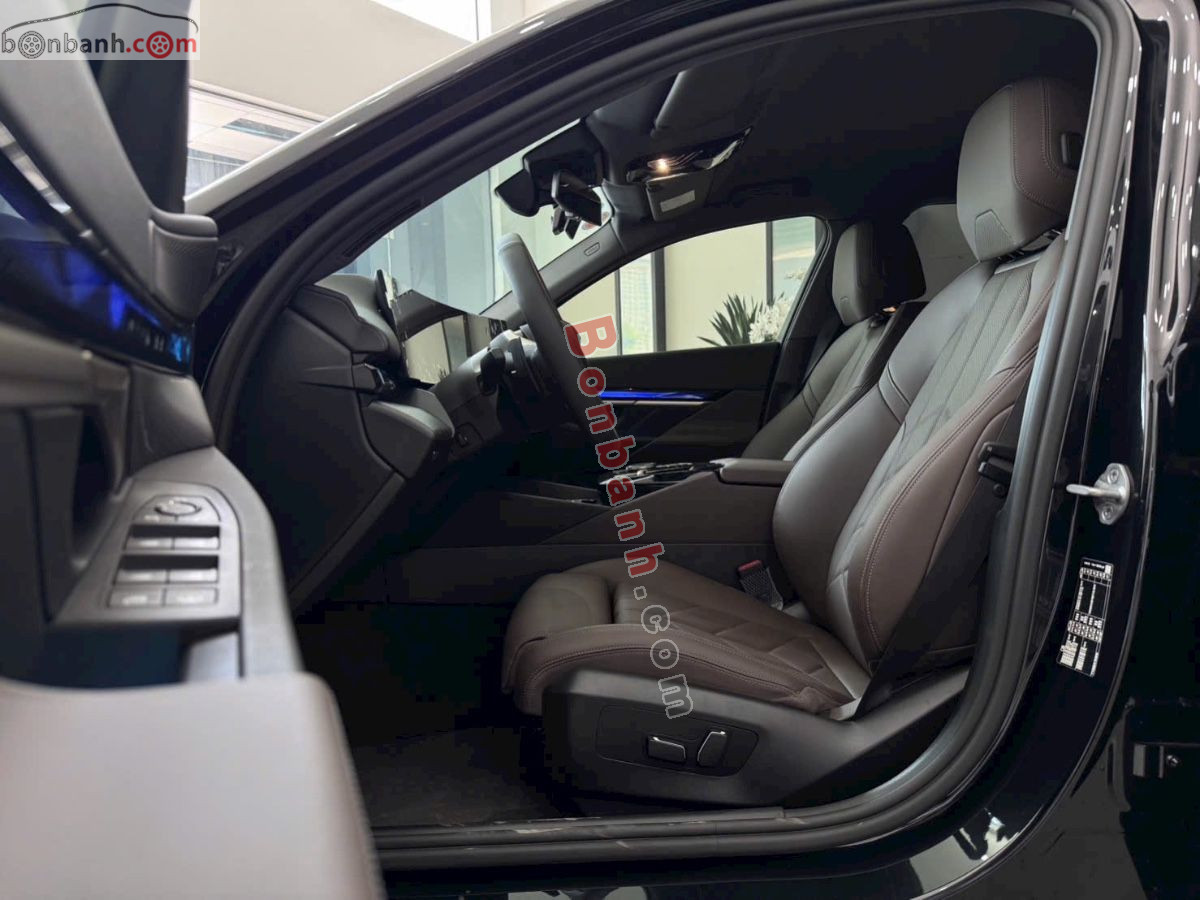 Bán ô tô BMW 5 Series 520i - 2024 - xe cũ