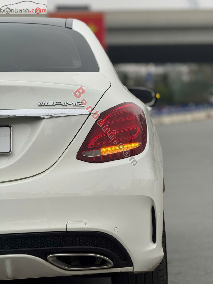 Bán ô tô Mercedes Benz C class C300 AMG - 2017 - xe cũ