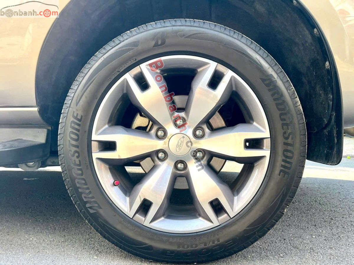 Bán ô tô Ford Everest Titanium 2.2L 4x2 AT - 2017 - xe cũ