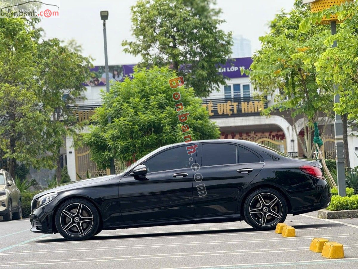 Bán ô tô Mercedes Benz C class C300 AMG - 2020 - xe cũ