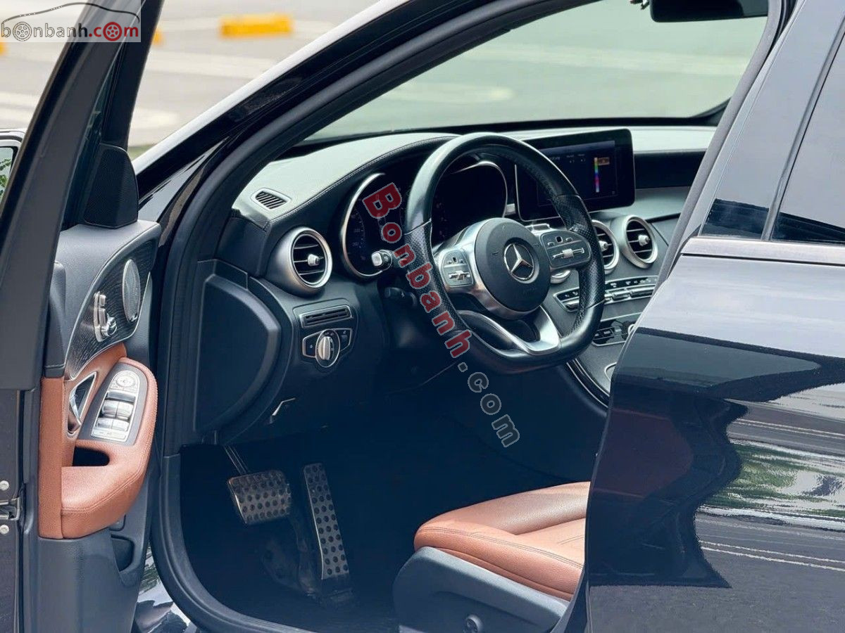 Bán ô tô Mercedes Benz C class C300 AMG - 2020 - xe cũ