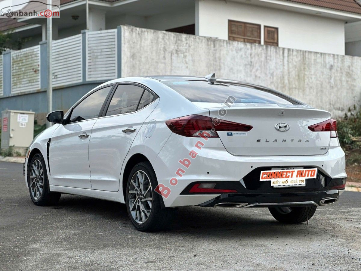 Bán ô tô Hyundai Elantra 2.0 AT - 2022 - xe cũ