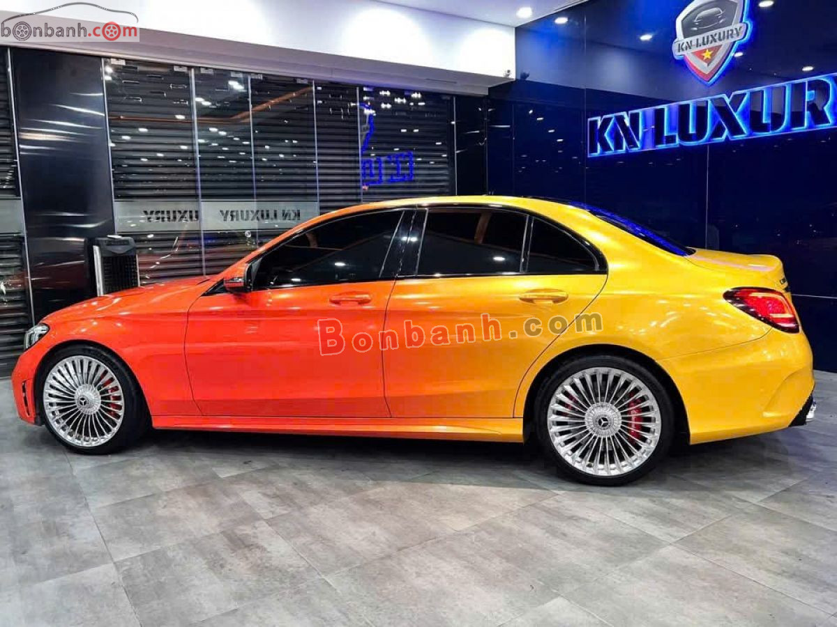 Bán ô tô Mercedes Benz C class C300 AMG - 2021 - xe cũ