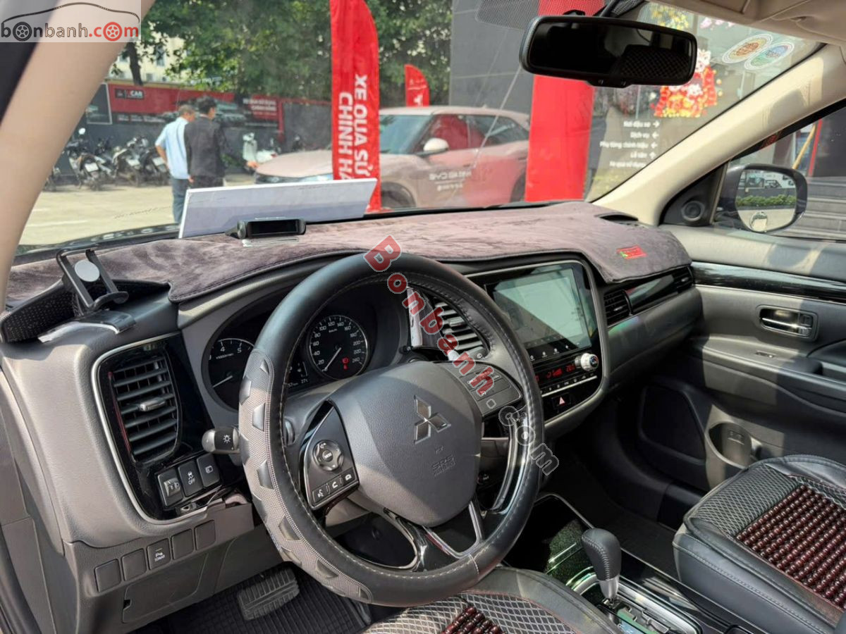 Bán ô tô Mitsubishi Outlander 2.0 CVT - 2022 - xe cũ