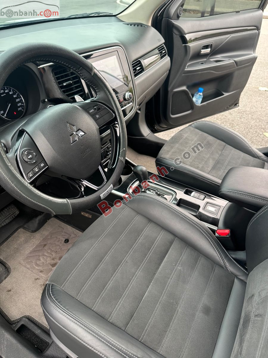 Bán ô tô Mitsubishi Outlander 2.0 CVT - 2022 - xe cũ