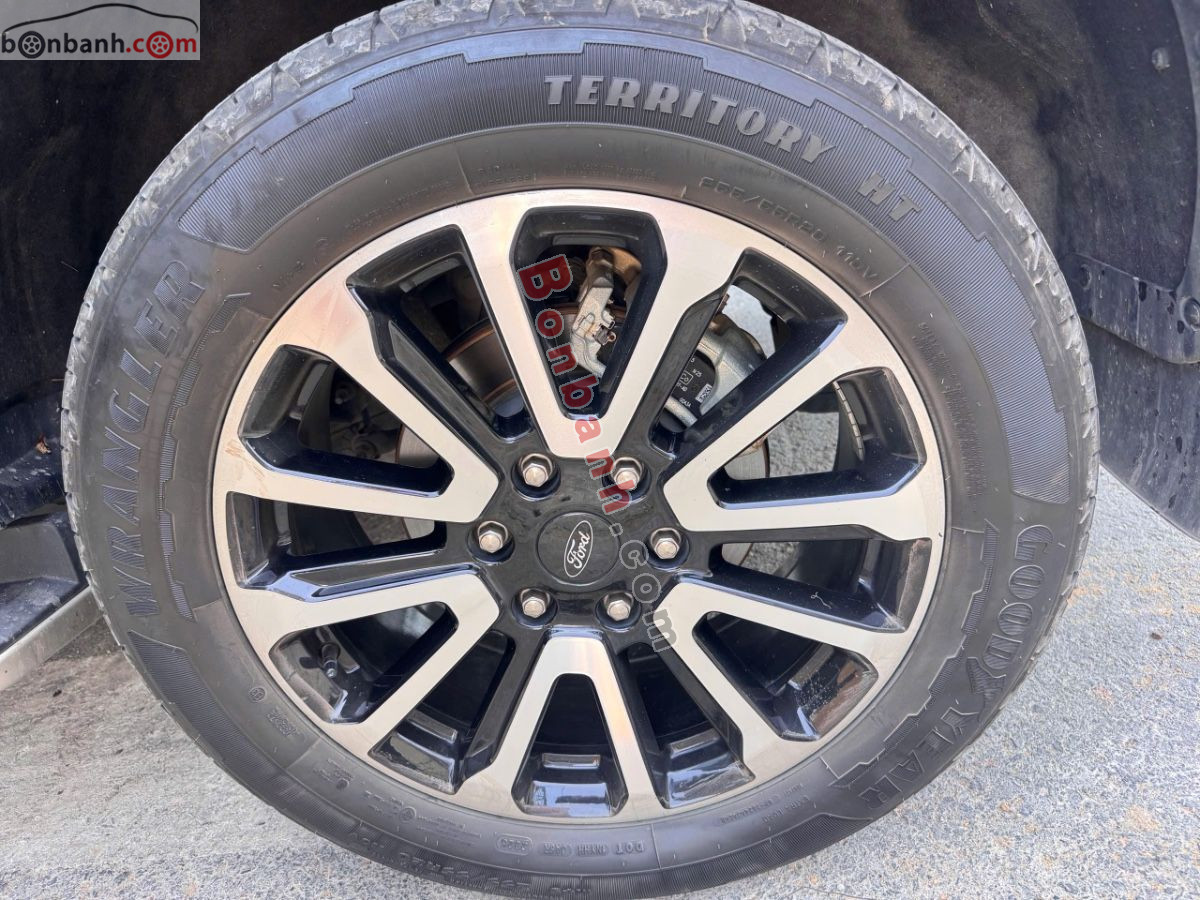 Bán ô tô Ford Everest Platinum 2.0L 4x4 AT - 2025 - xe cũ