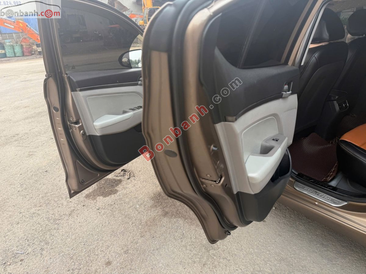 Bán ô tô Hyundai Elantra 1.6 MT - 2017 - xe cũ