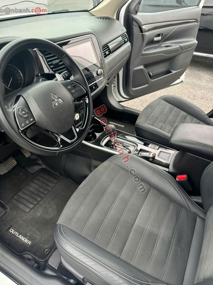 Bán ô tô Mitsubishi Outlander 2.0 CVT - 2023 - xe cũ