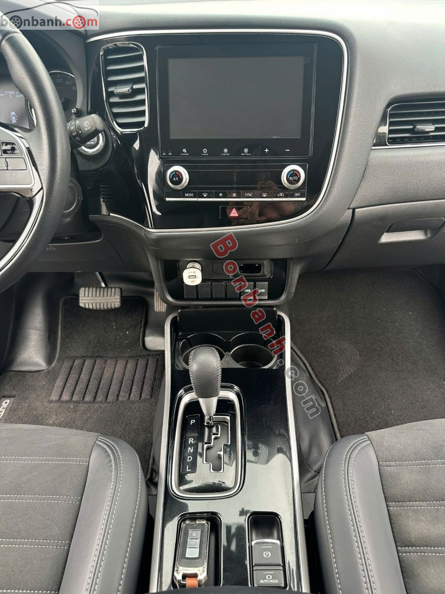 Bán ô tô Mitsubishi Outlander 2.0 CVT - 2023 - xe cũ