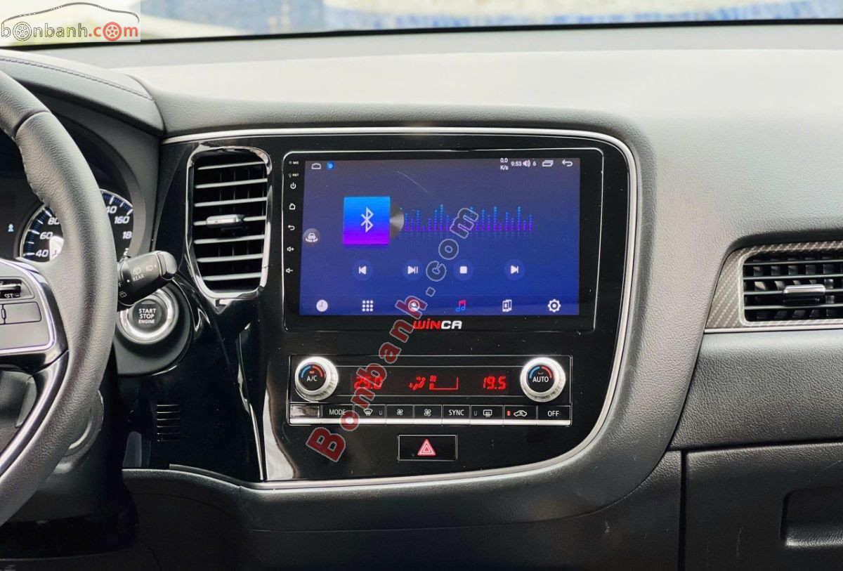 Bán ô tô Mitsubishi Outlander 2.0 CVT Premium - 2020 - xe cũ