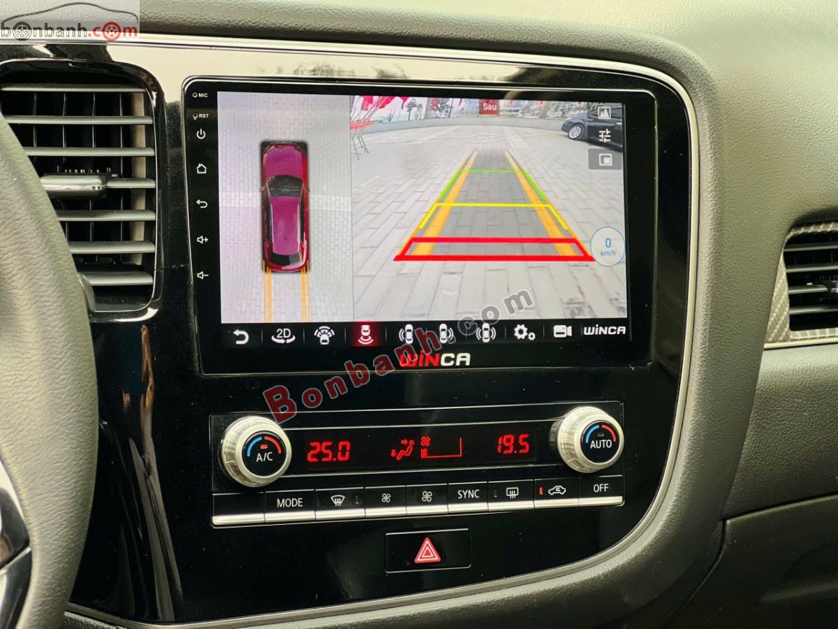 Bán ô tô Mitsubishi Outlander 2.0 CVT Premium - 2020 - xe cũ