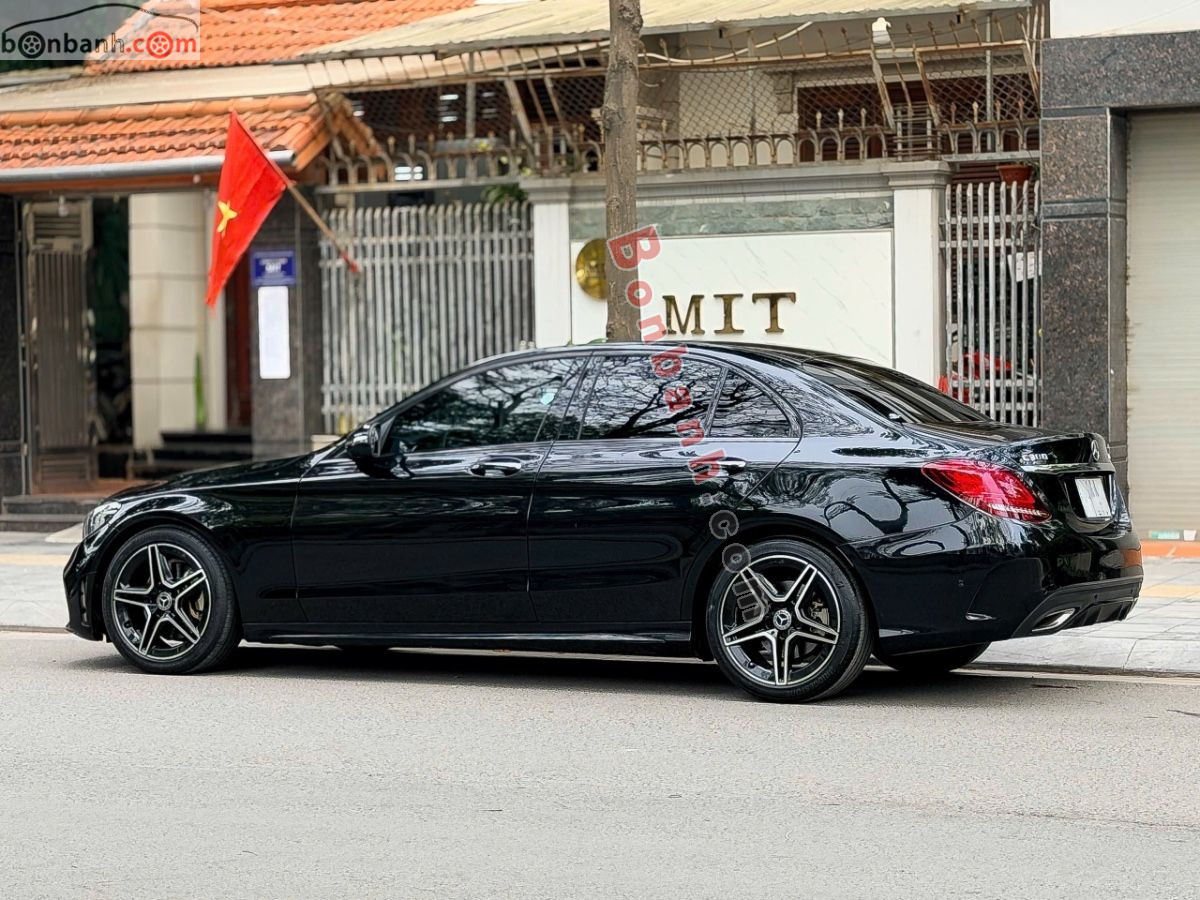 Bán ô tô Mercedes Benz C class C300 AMG - 2021 - xe cũ