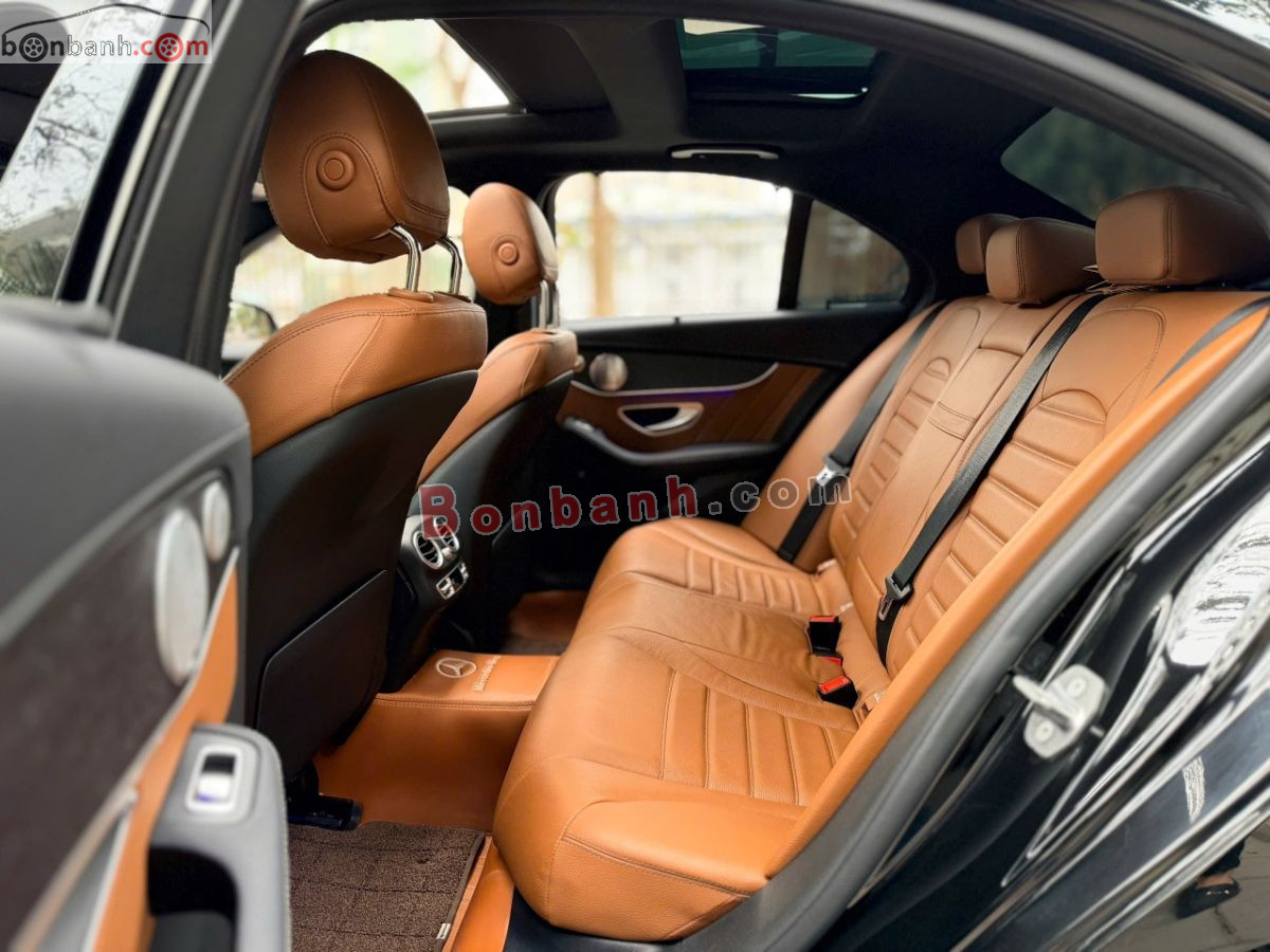 Bán ô tô Mercedes Benz C class C300 AMG - 2021 - xe cũ