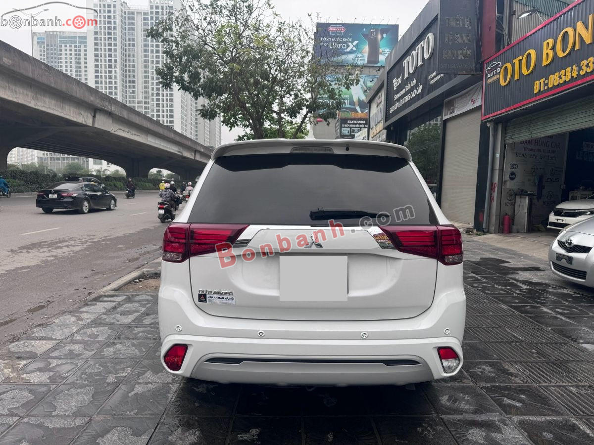 Bán ô tô Mitsubishi Outlander 2.0 CVT - 2022 - xe cũ