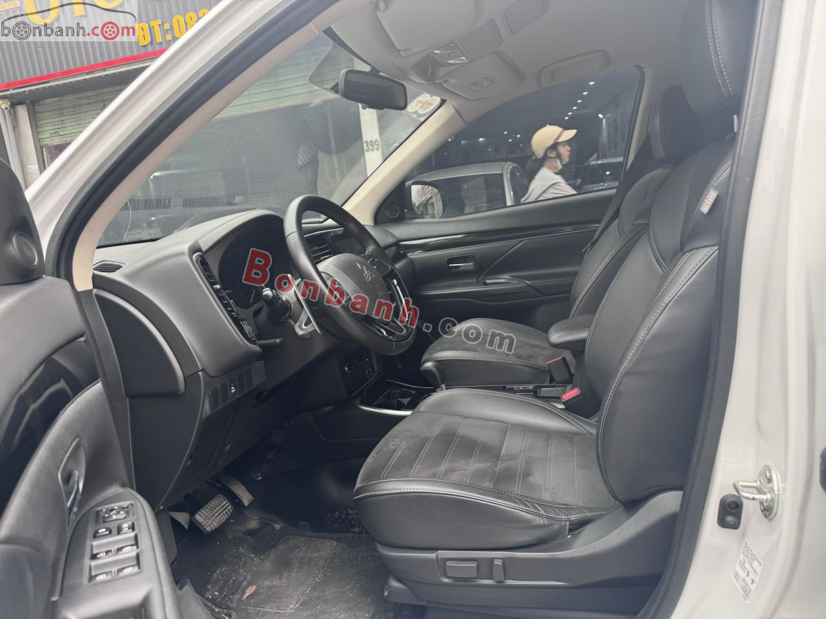 Bán ô tô Mitsubishi Outlander 2.0 CVT - 2022 - xe cũ