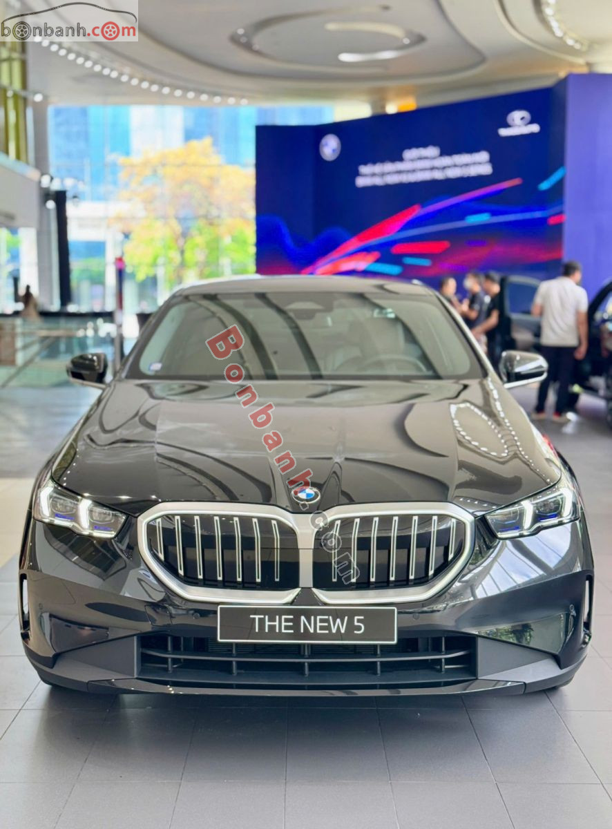 Bán ô tô BMW 5 Series 520i - 2026 - xe mới