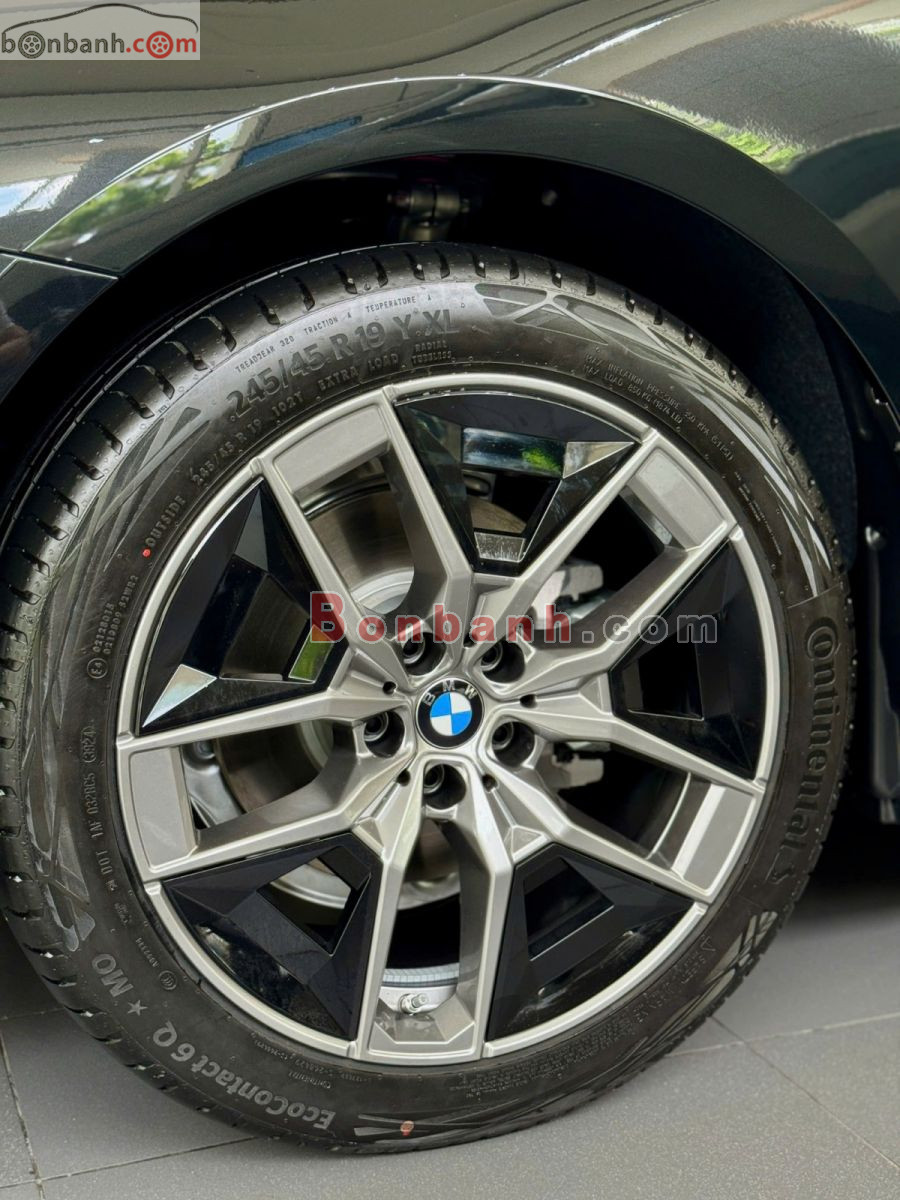 Bán ô tô BMW 5 Series 520i - 2026 - xe mới