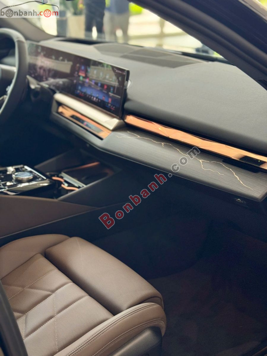 Bán ô tô BMW 5 Series 520i - 2026 - xe mới