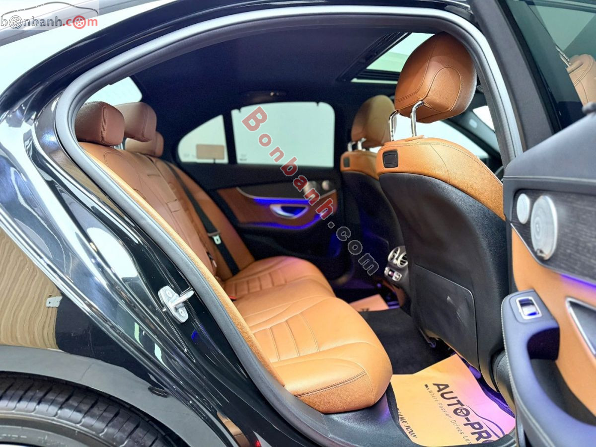 Bán ô tô Mercedes Benz C class C300 AMG - 2019 - xe cũ