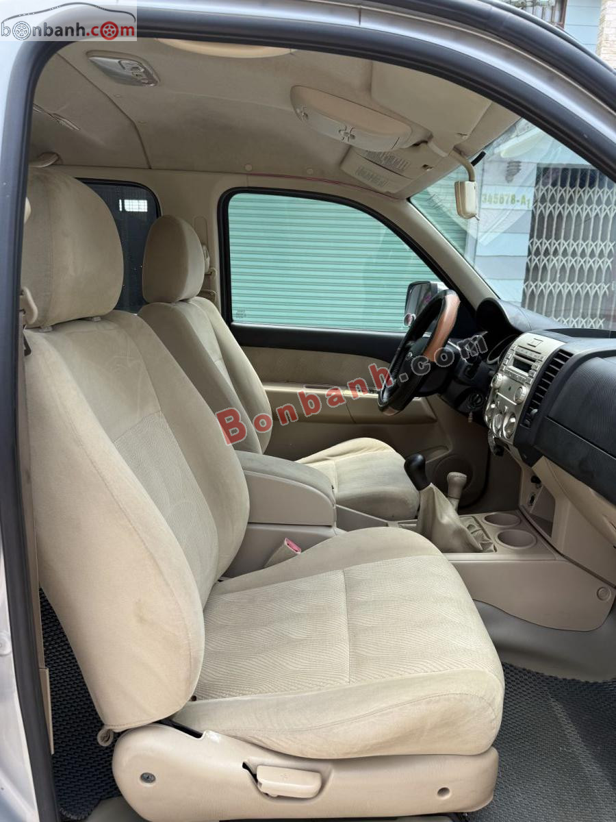 Bán ô tô Ford Everest 2.6L 4x4 MT - 2011 - xe cũ
