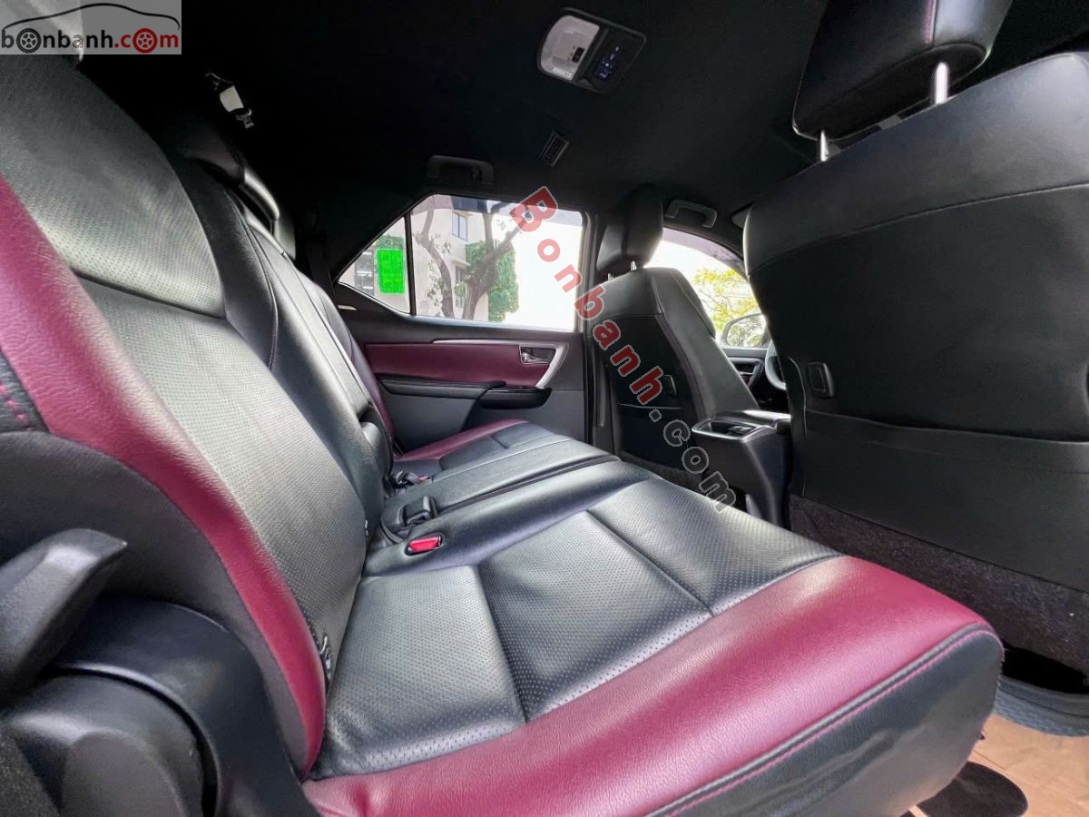 Bán ô tô Toyota Fortuner 2.4G 4x2 AT Legender - 2021 - xe cũ