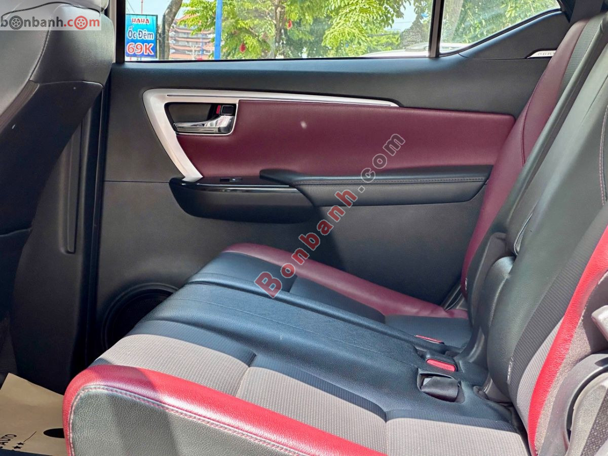 Bán ô tô Toyota Fortuner 2.4G 4x2 AT Legender - 2021 - xe cũ