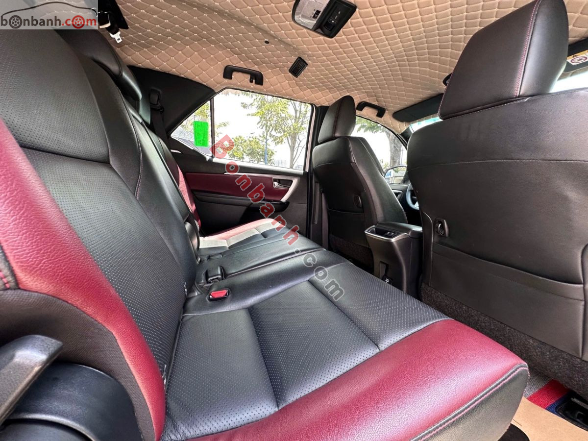 Bán ô tô Toyota Fortuner 2.4G 4x2 AT Legender - 2021 - xe cũ