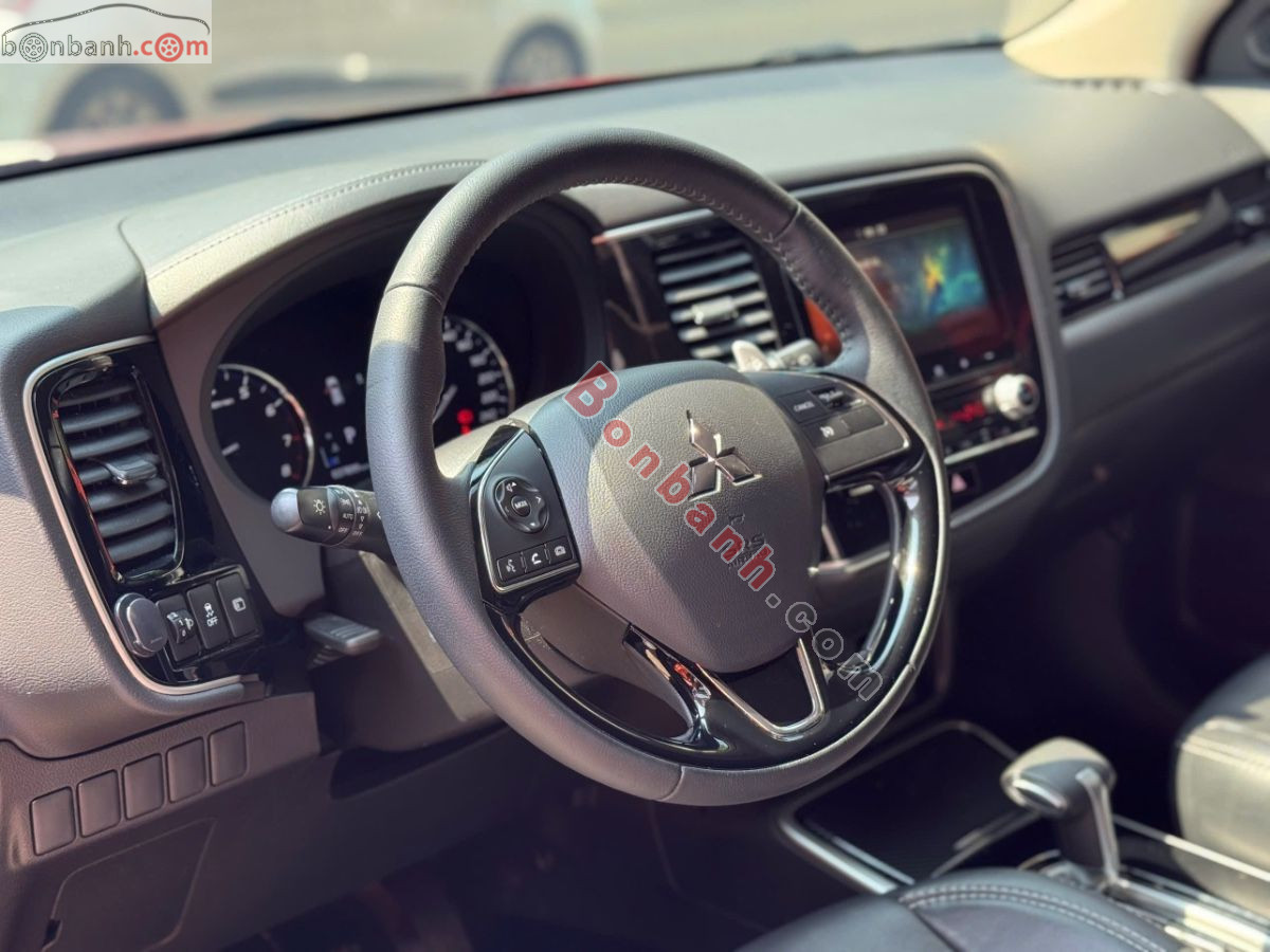 Bán ô tô Mitsubishi Outlander 2.0 CVT - 2021 - xe cũ