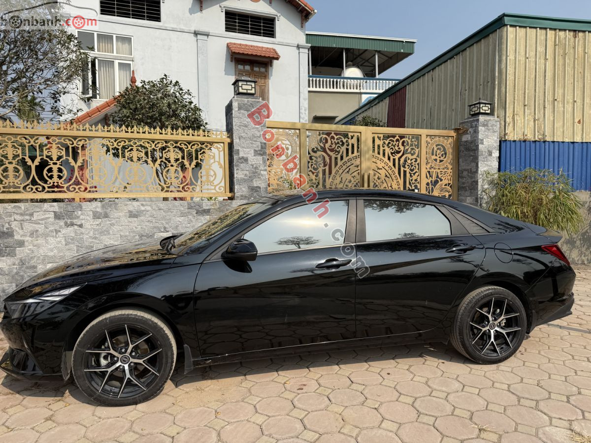 Bán ô tô Hyundai Elantra 1.6 AT Tiêu chuẩn - 2022 - xe cũ
