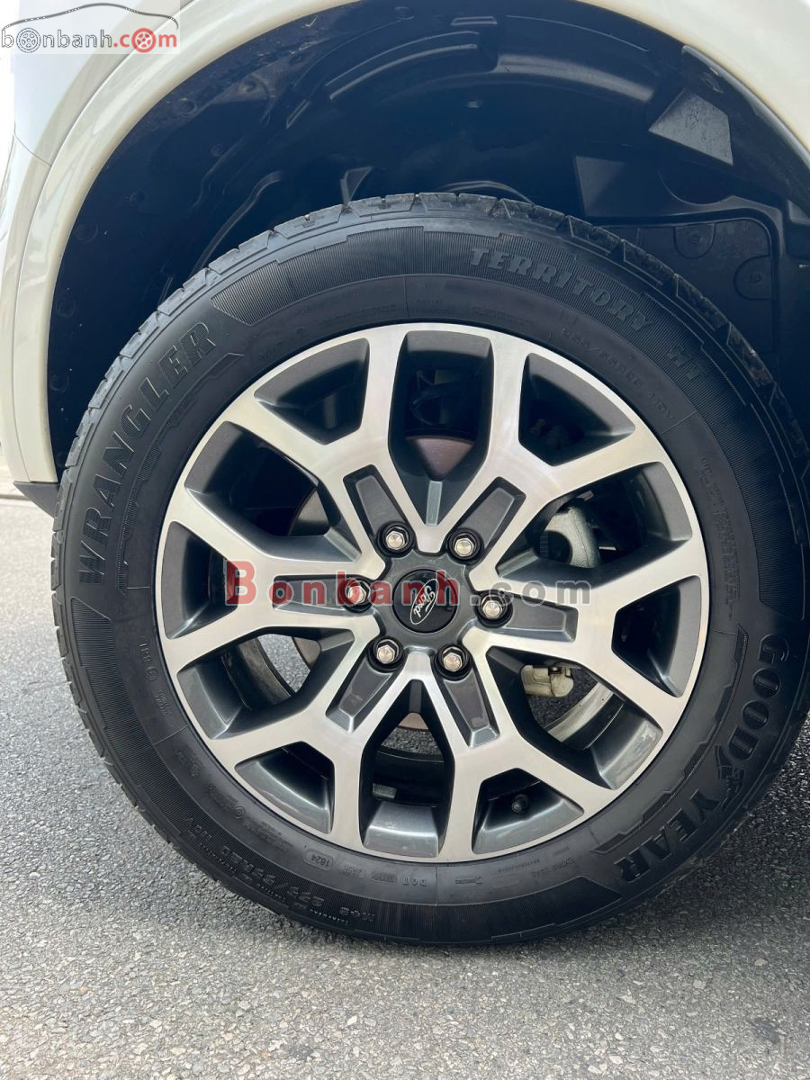 Bán ô tô Ford Everest Titanium 2.0L 4x2 AT - 2024 - xe cũ