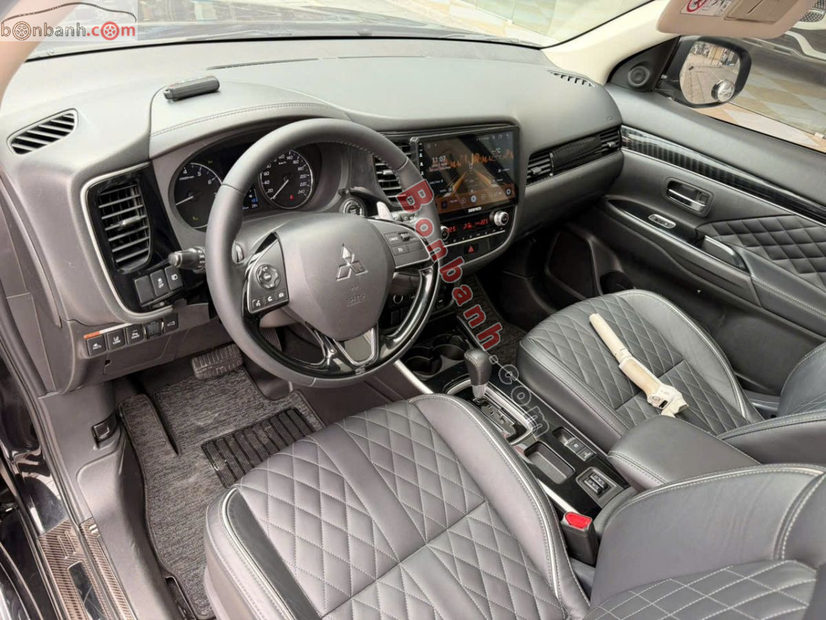 Bán ô tô Mitsubishi Outlander Premium 2.0 CVT - 2022 - xe cũ