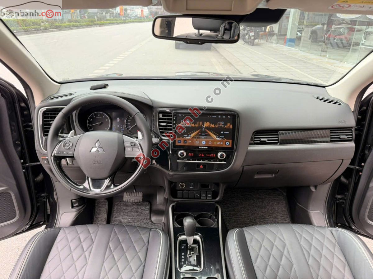 Bán ô tô Mitsubishi Outlander Premium 2.0 CVT - 2022 - xe cũ