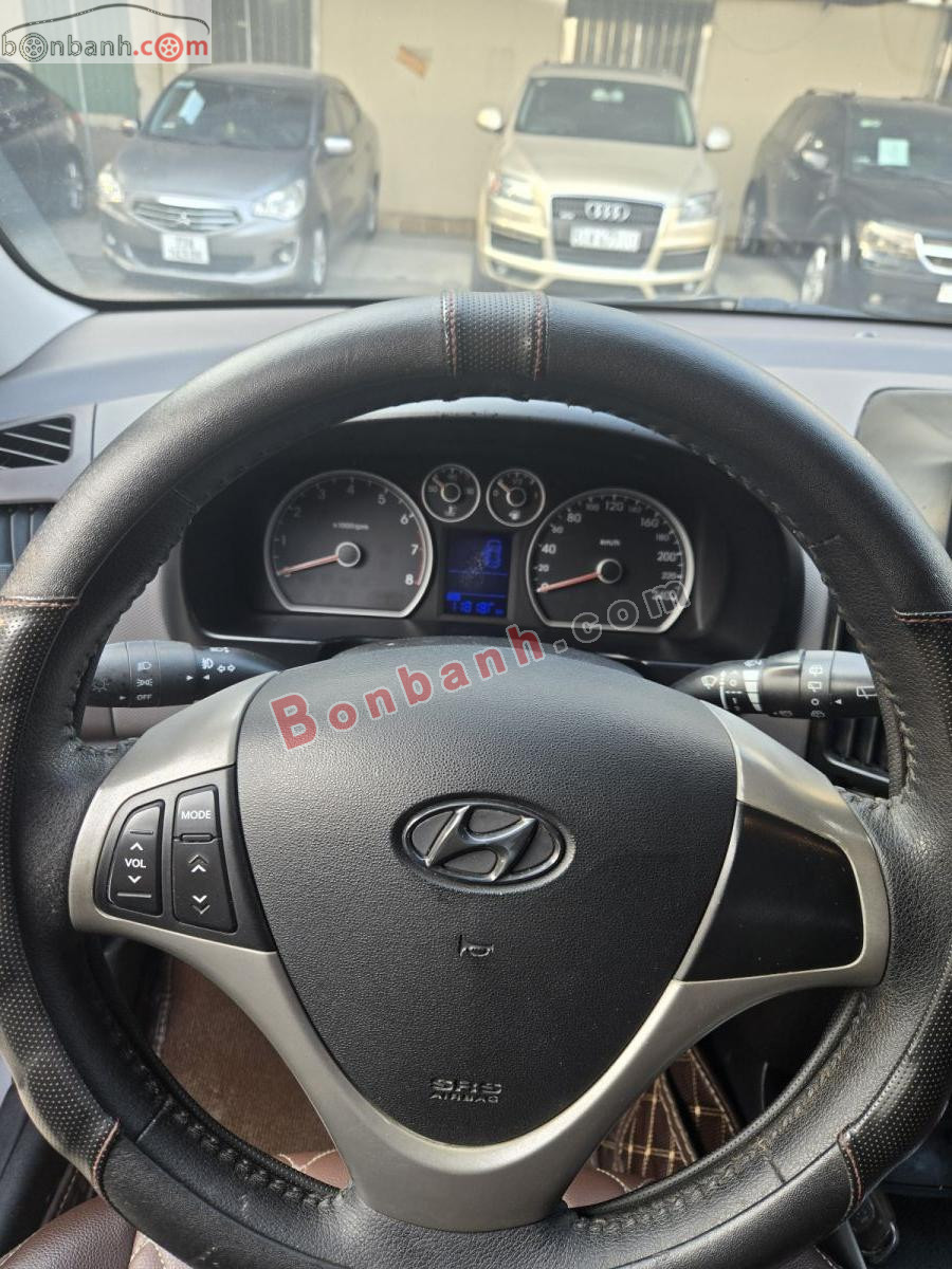 Bán ô tô Hyundai i30 CW 1.6 AT - 2011 - xe cũ