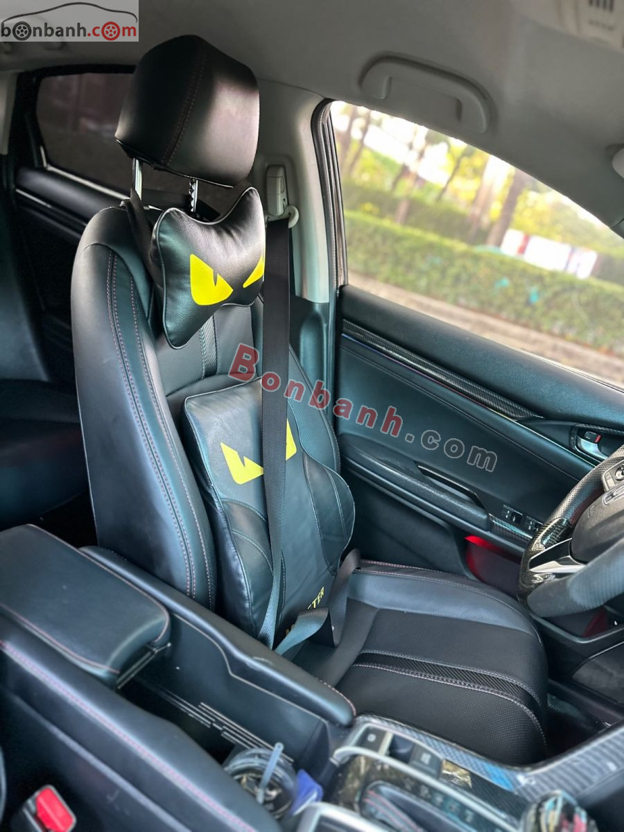 Bán ô tô Honda Civic RS 1.5 AT - 2019 - xe cũ