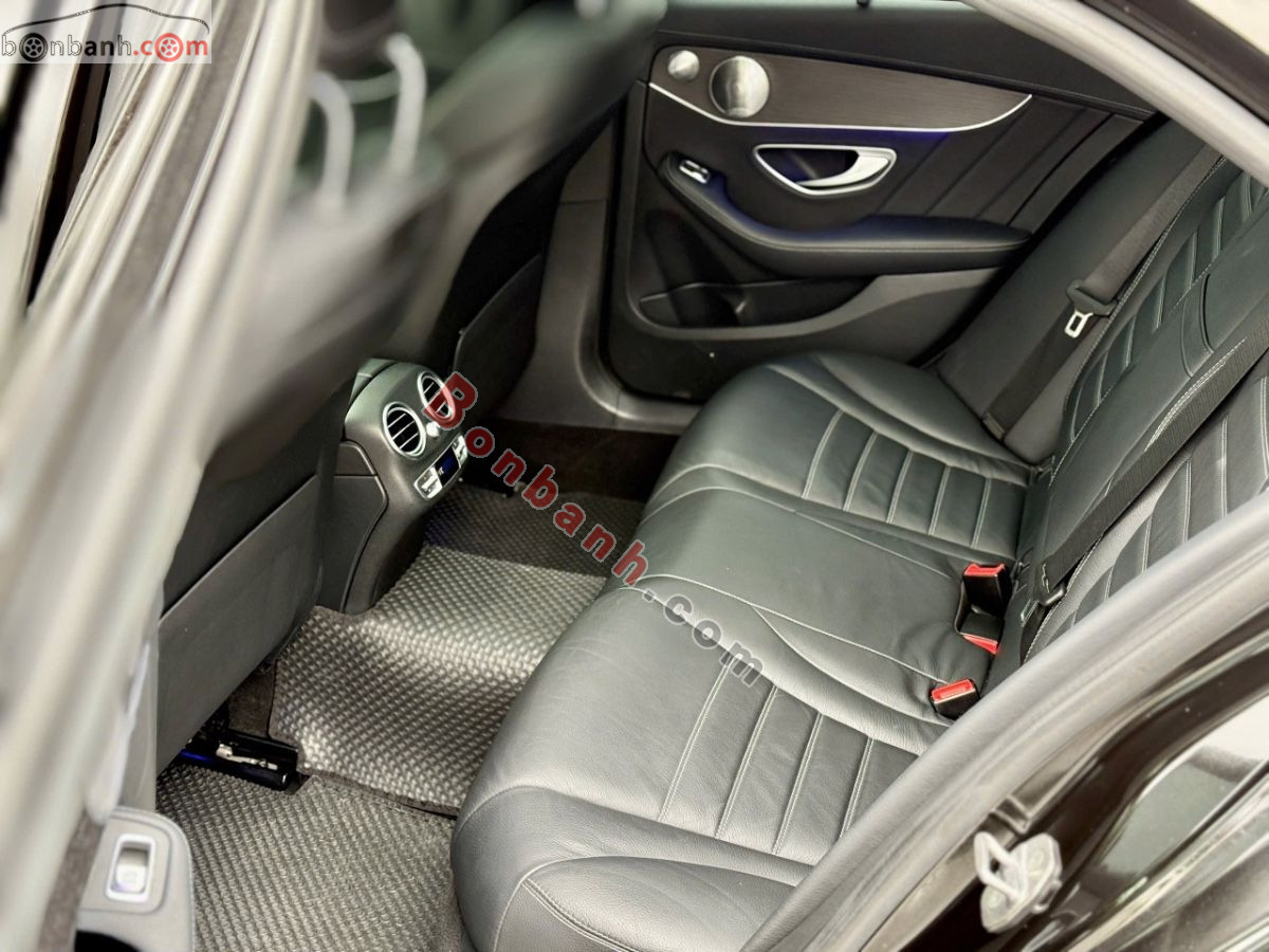 Bán ô tô Mercedes Benz C class C300 AMG - 2020 - xe cũ