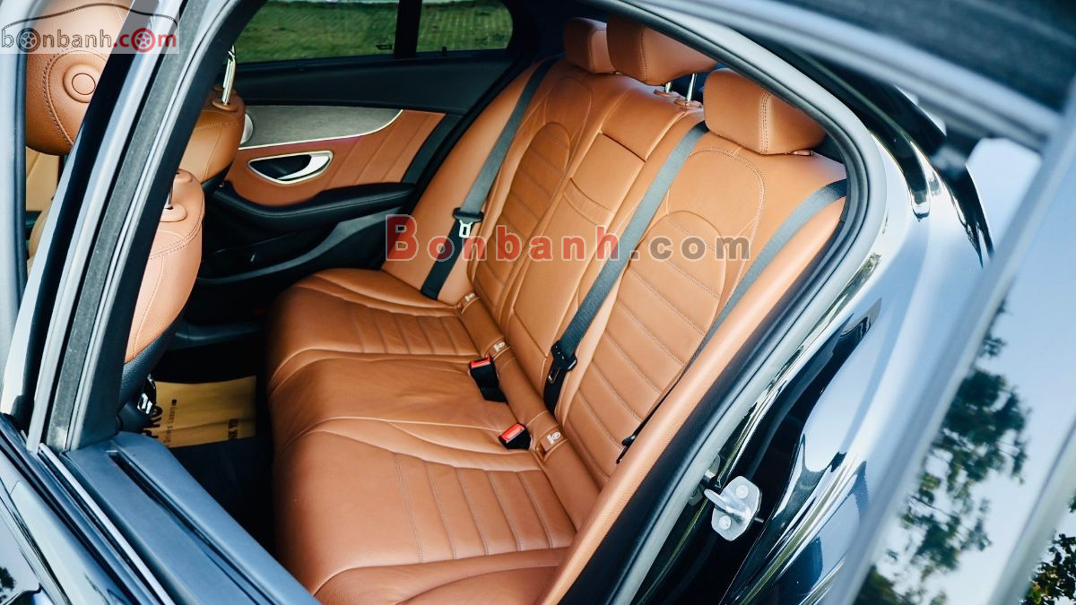 Bán ô tô Mercedes Benz C class C300 AMG - 2019 - xe cũ