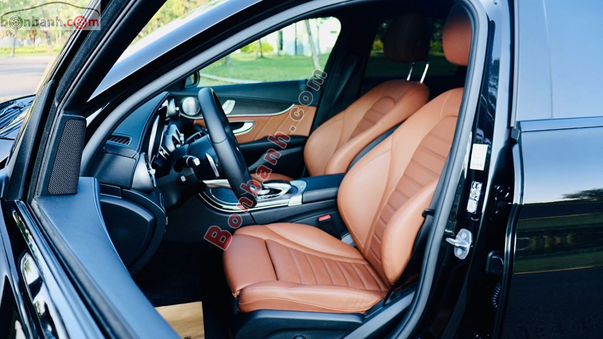 Bán ô tô Mercedes Benz C class C300 AMG - 2019 - xe cũ