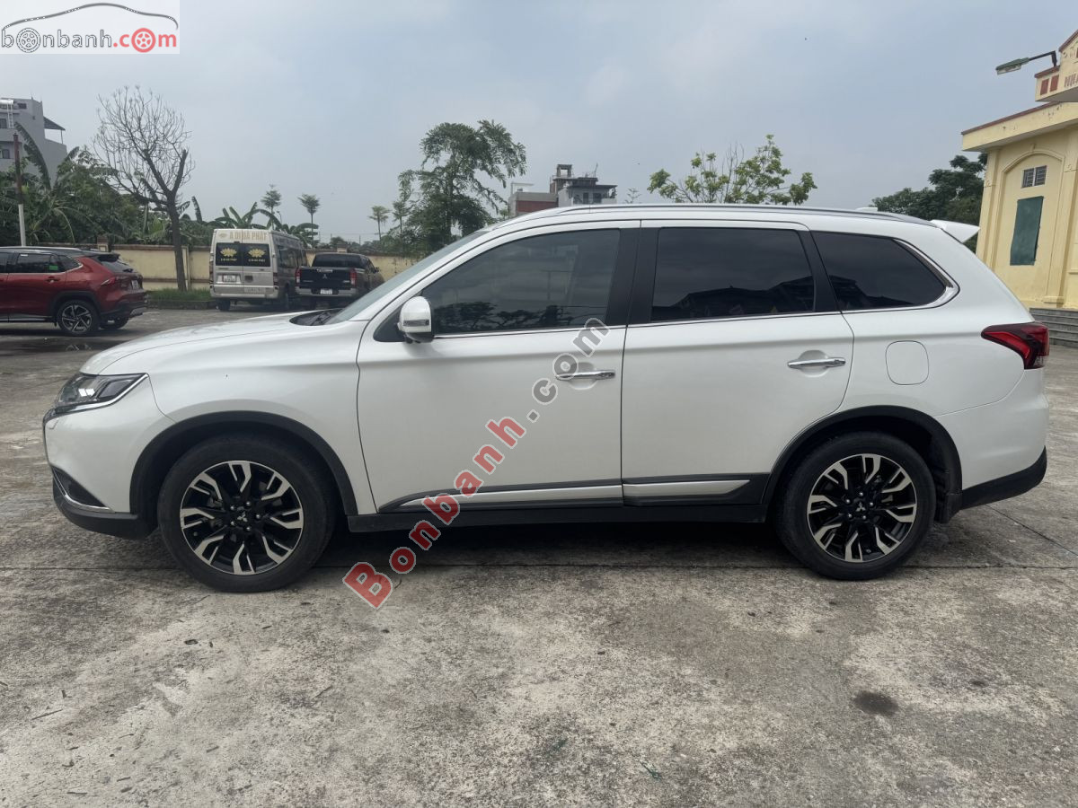 Bán ô tô Mitsubishi Outlander Premium 2.0 CVT - 2021 - xe cũ
