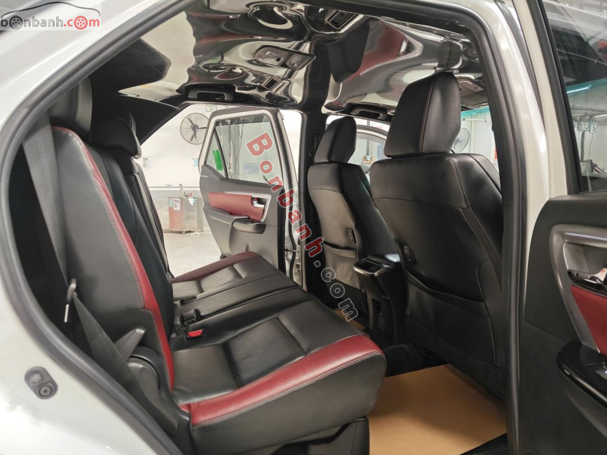 Bán ô tô Toyota Fortuner 2.4G 4x2 AT Legender - 2021 - xe cũ