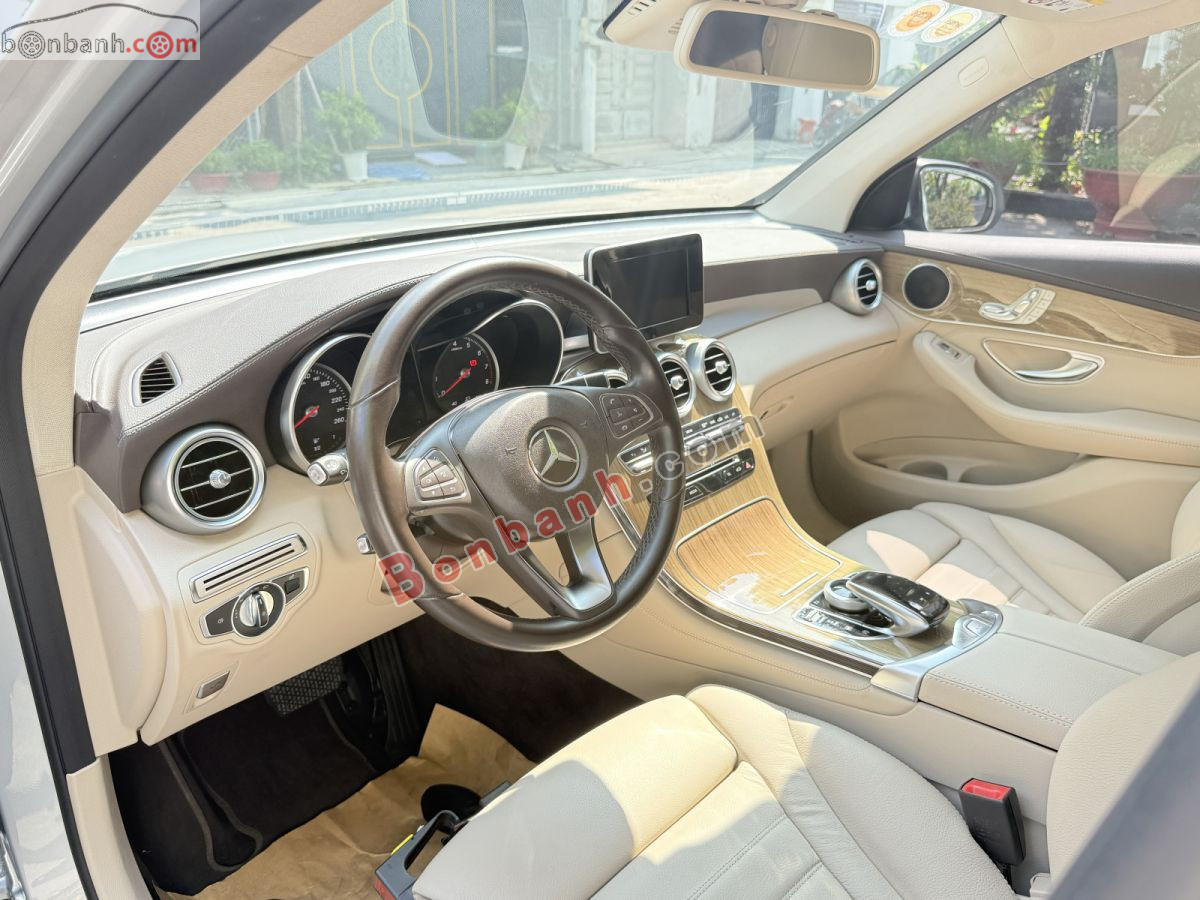 Bán ô tô Mercedes Benz GLC 250 4Matic - 2017 - xe cũ