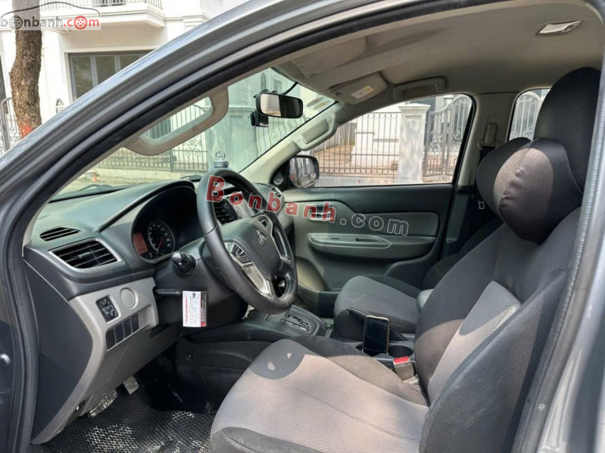 Bán ô tô Mitsubishi Triton 4x2 AT - 2017 - xe cũ