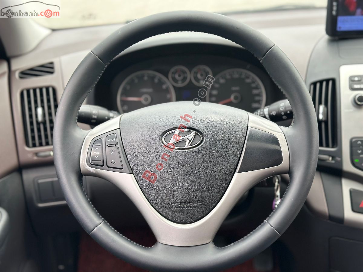 Bán ô tô Hyundai i30 CW 1.6 AT - 2011 - xe cũ