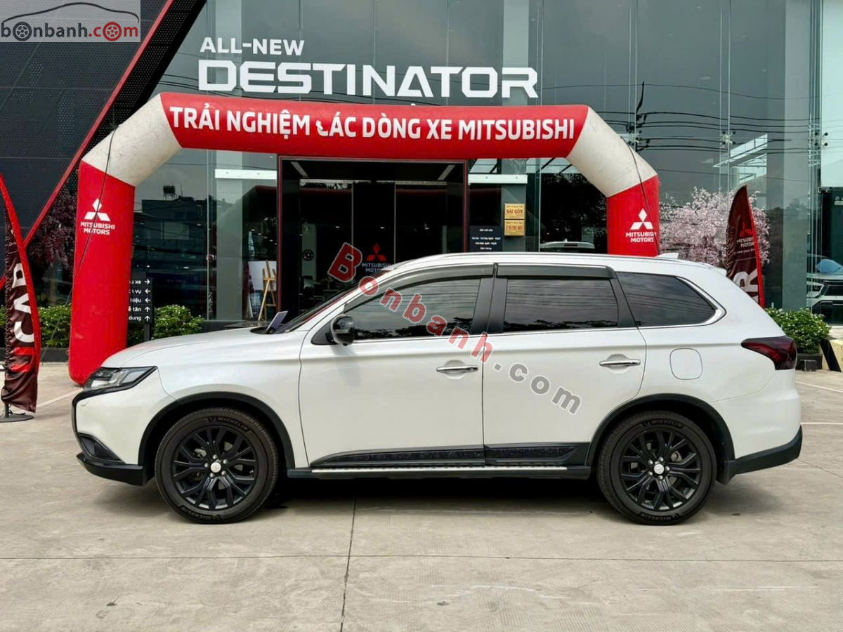 Bán ô tô Mitsubishi Outlander 2.4 CVT Premium - 2018 - xe cũ
